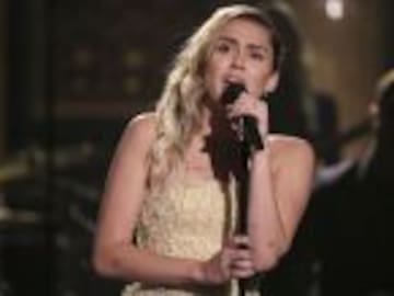 Miley Cyrus interpreta &quot;The Climb&quot; en honor a las víctimas del tiroteo en Las Vegas