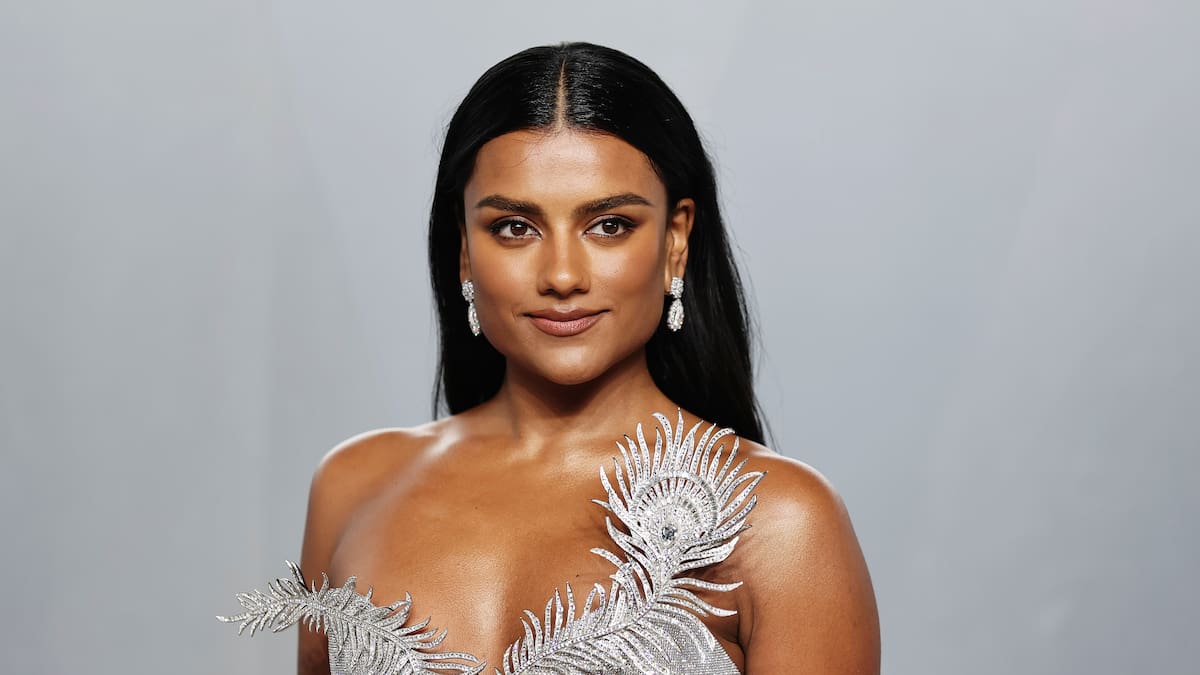 Simone Ashley de 'Los Bridgerton' anuncia su primera canción