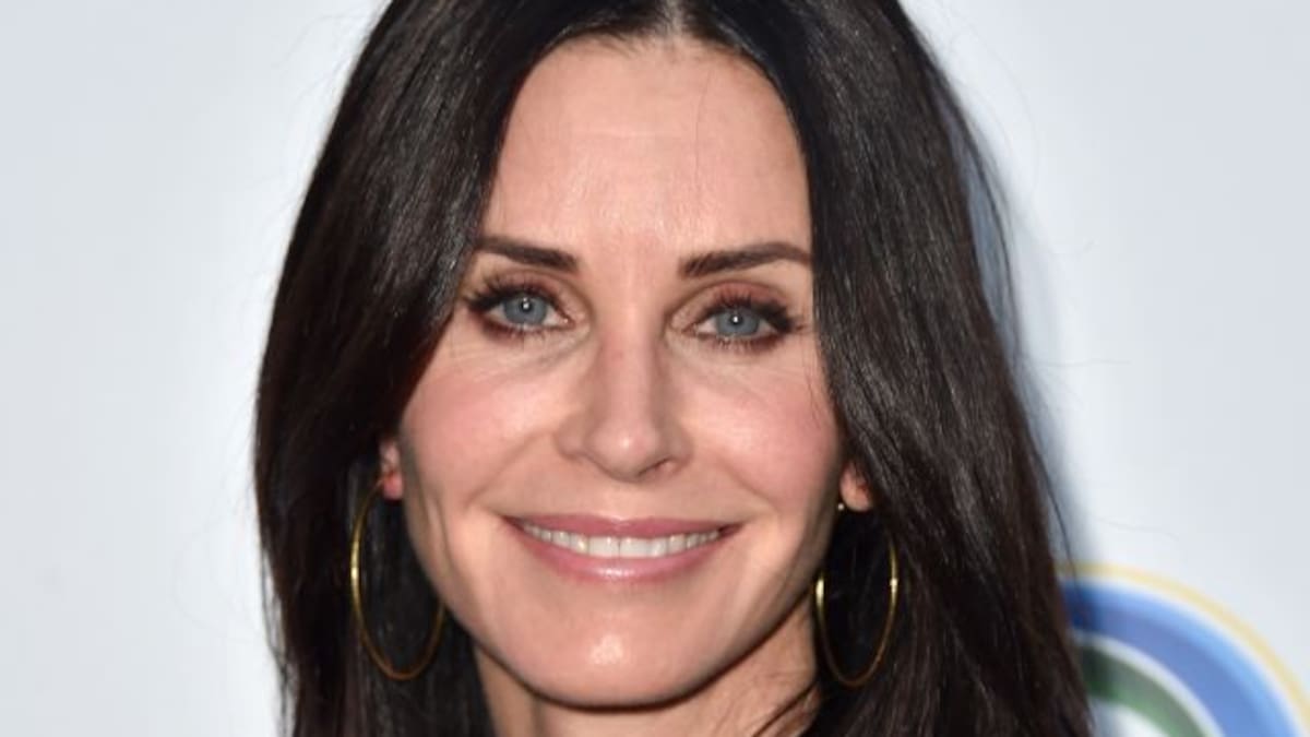Courteney Cox le planta cara al botox