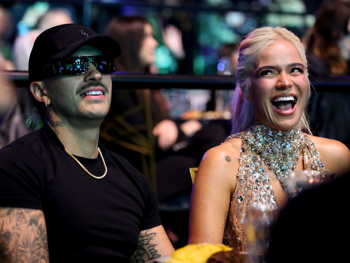 Letra y significado de 'Alguien Que Te Amaba' de Karol G: "El verano rosa ahora es un invierno"