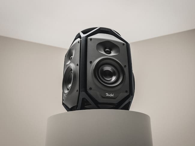 Teufel IKONIO: el nuevo altavoz Wi-Fi de 4 cifras que promete llevar el sonido de cine a tu salón