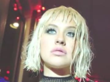 CHRISTINA AGUILERA VUELVE AL ESTILO MOULIN ROUGE