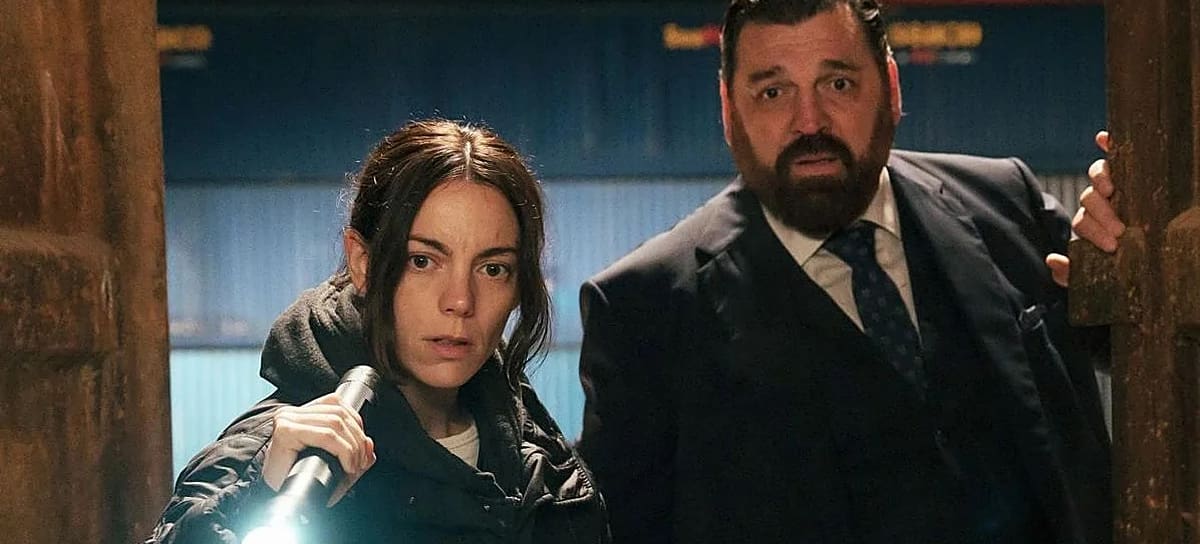 Victoria Luengo y Hovik Keuchkerian en una escena de 'Reina Roja'