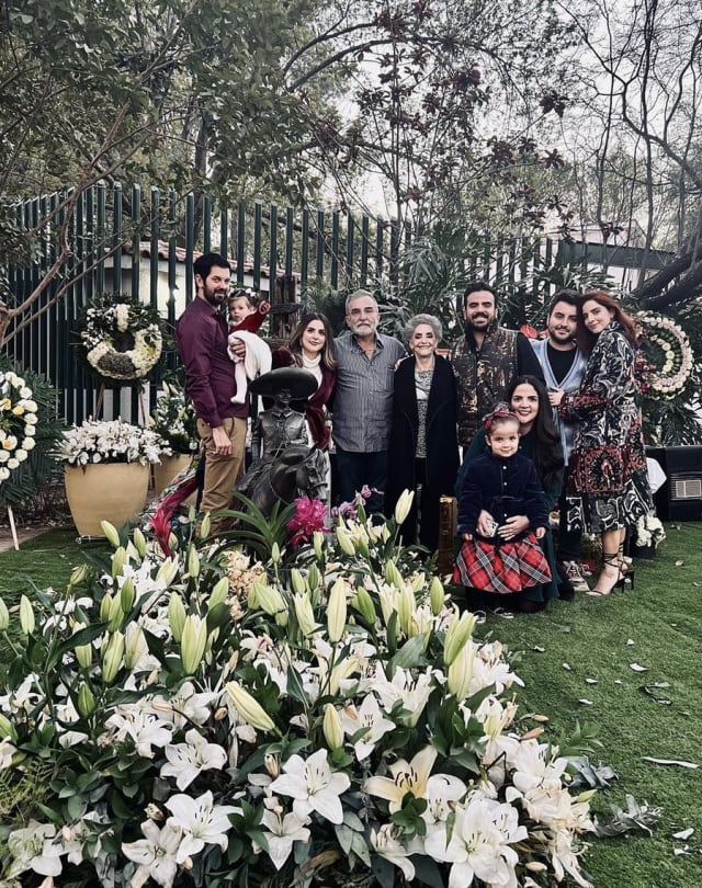 Familia Fernández celebra su primera Navidad sin Vicente