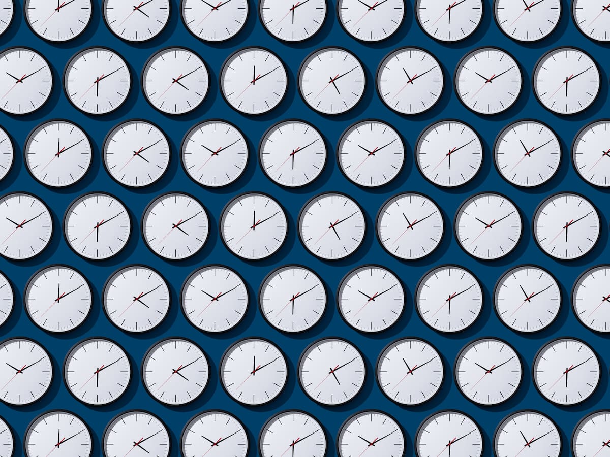 España cambia la hora: todo lo que hay detrás de la práctica que divide a la sociedad