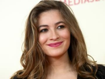 Carlota Boza (La que se avecina) manda callar a un tuitero: “Si te pica, ráscate”