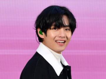 V de BTS improvisa un concierto a piano