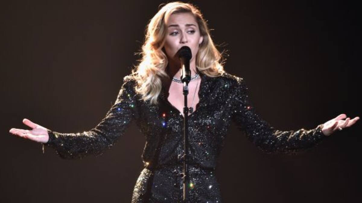 Miley Cyrus lanzó su propia línea de zapatillas