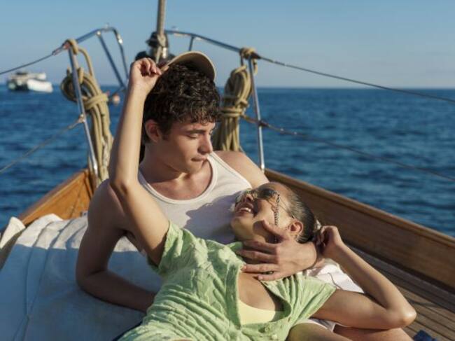 Hugo Arbués y Natalia Azahara en 'A través del mar'