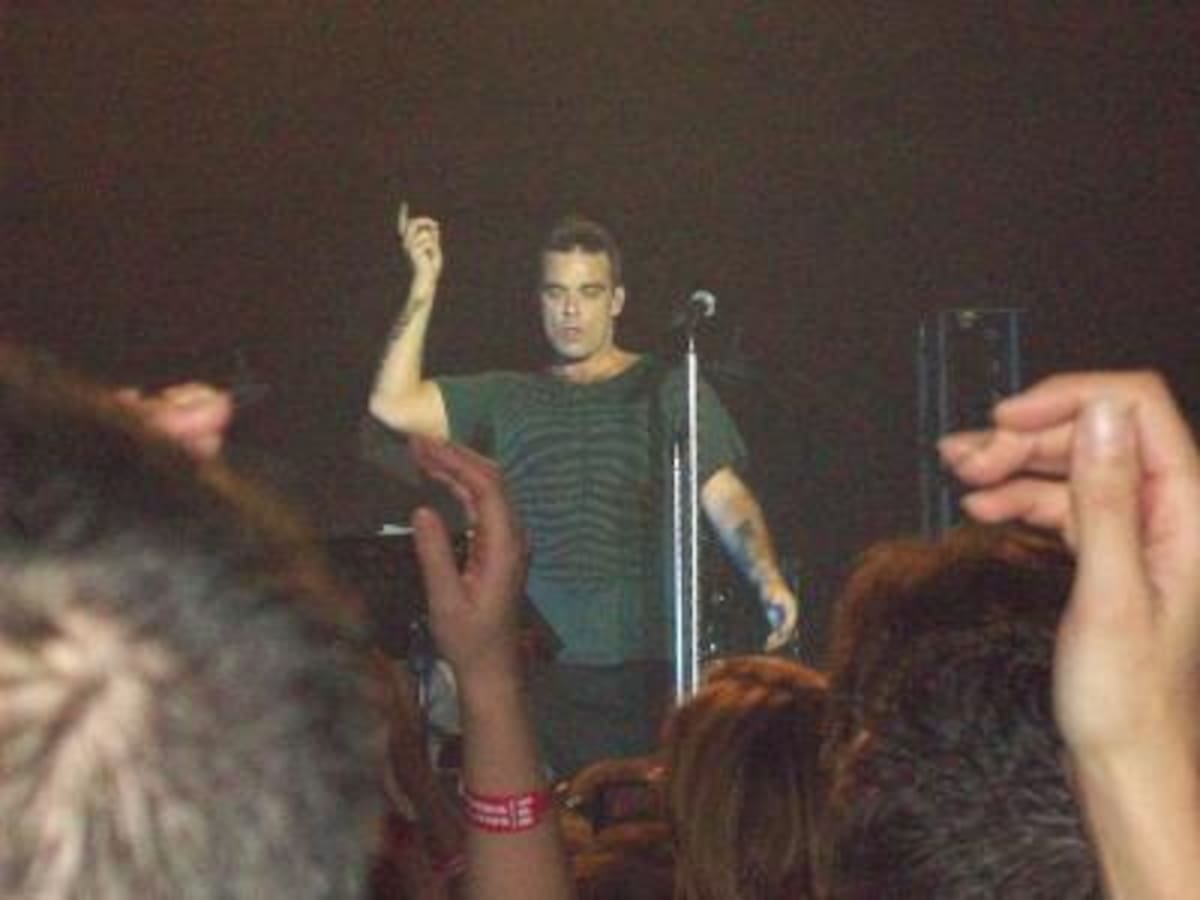 Belén y Lola en el Show de Robbie Williams en Paris