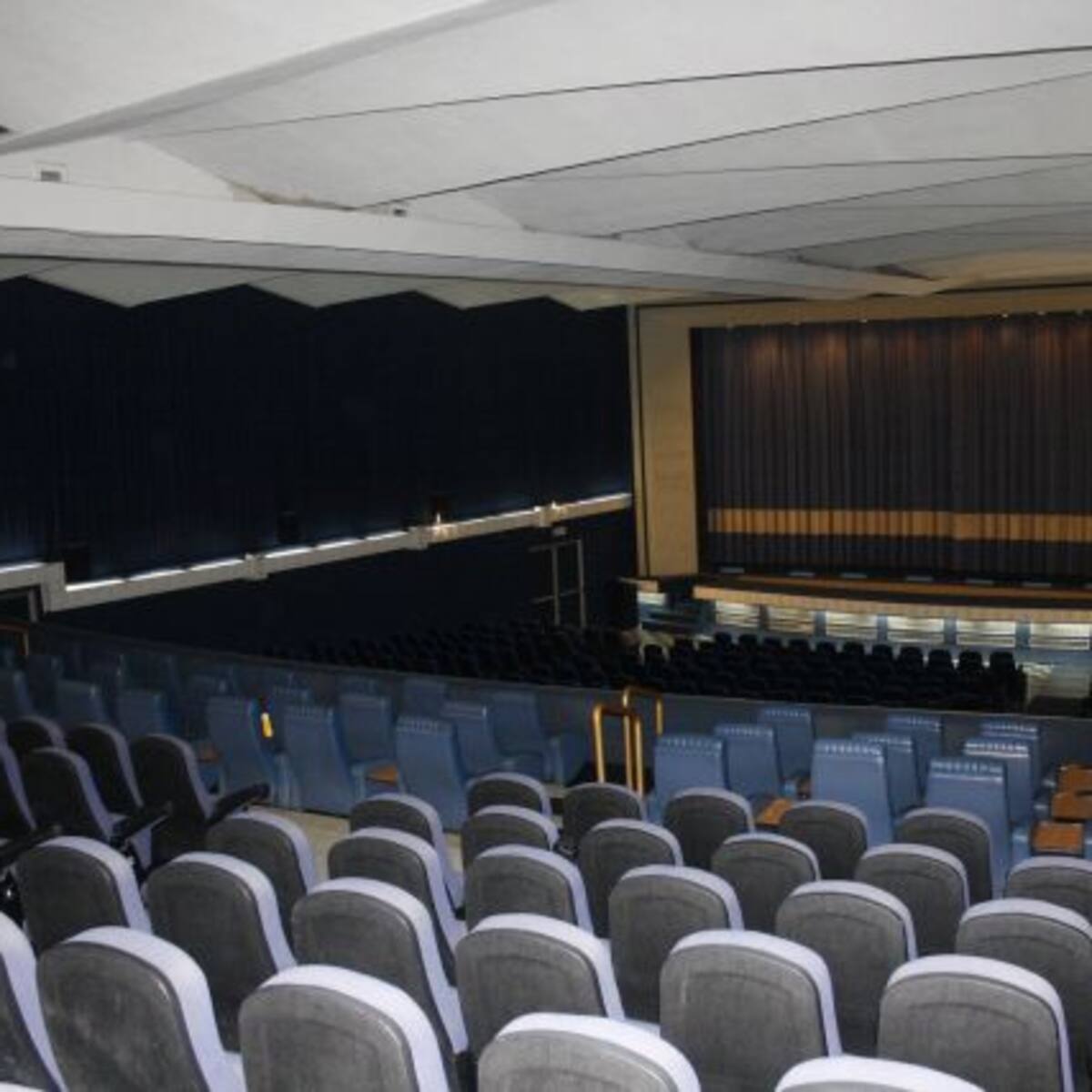 Cine Magaly estrena dispositivos para usuarios con problemas auditivos