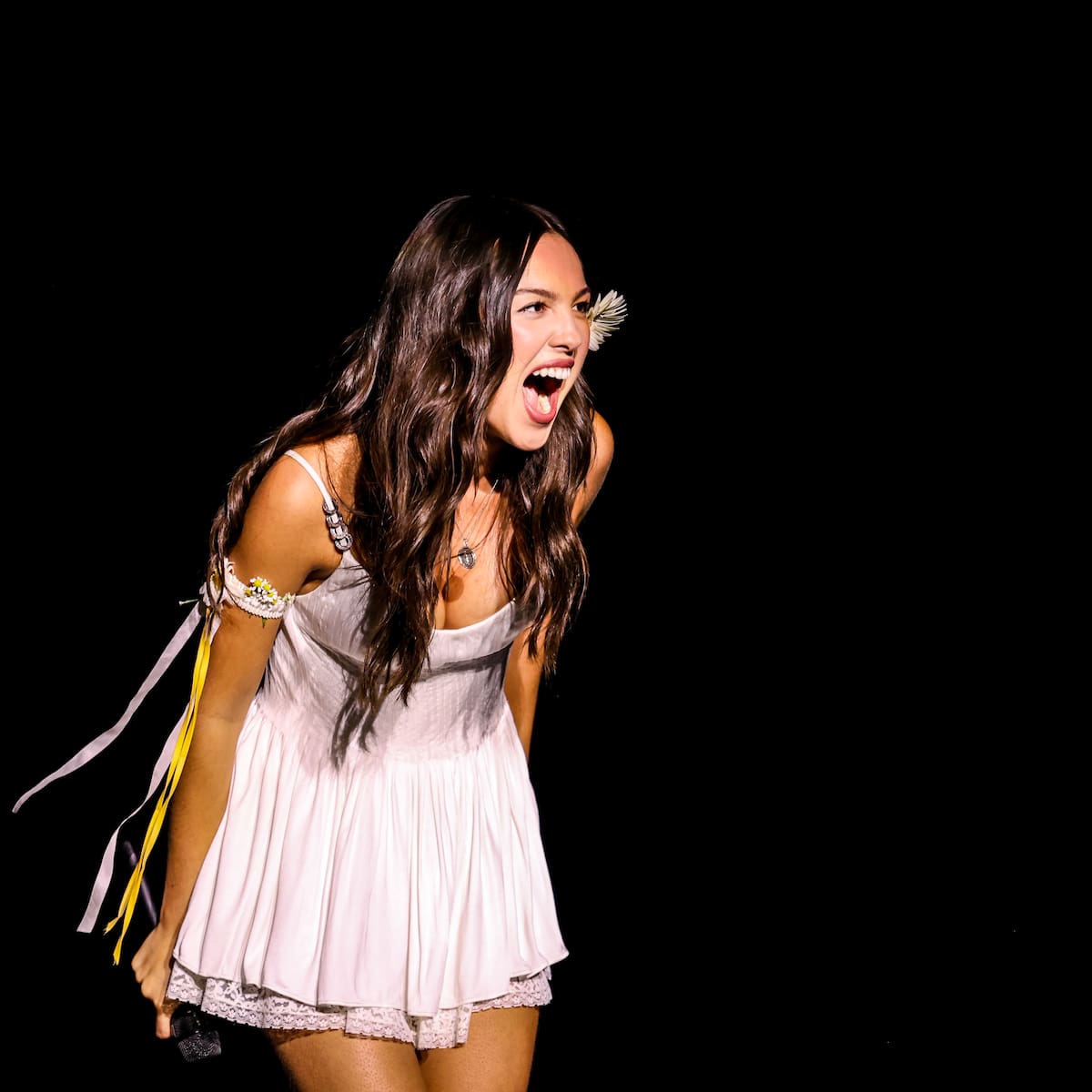 Olivia Rodrigo envía una carta escrita a mano a los votantes de los Grammy por 'you seem pretty sad for a girl so in love': "Tuve que revivir toda la ansiedad"