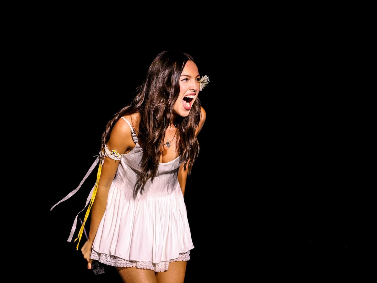 Olivia Rodrigo envía una carta escrita a mano a los votantes de los Grammy por 'you seem pretty sad for a girl so in love': "Tuve que revivir toda la ansiedad"