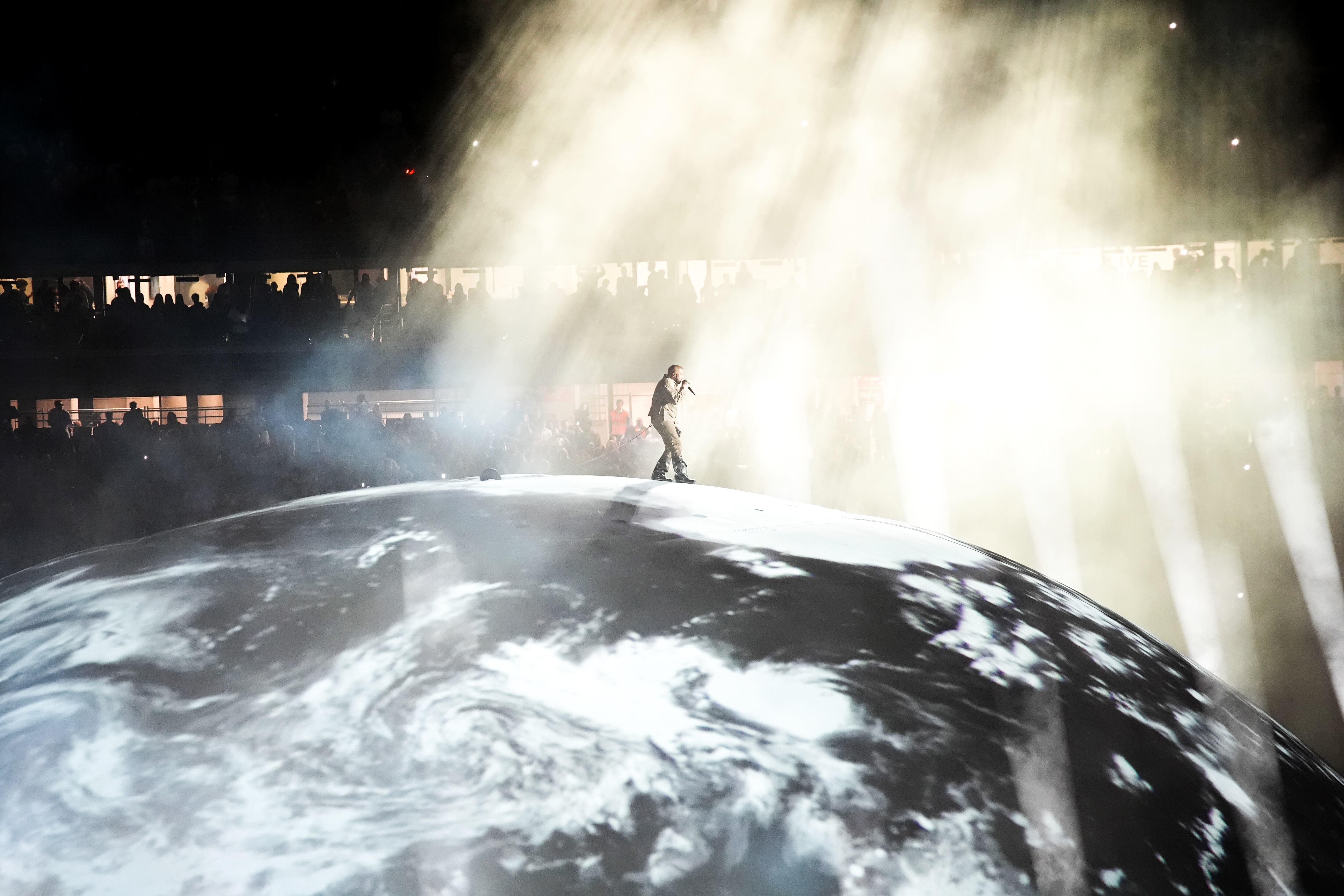 Kanye West actúa en el Estadio Metropolitano de Madrid.