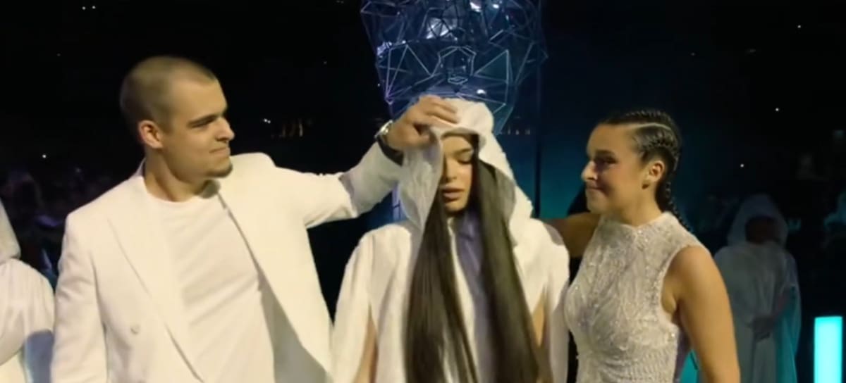 Marta Díaz con sus hermanos en La Velada del Año VI