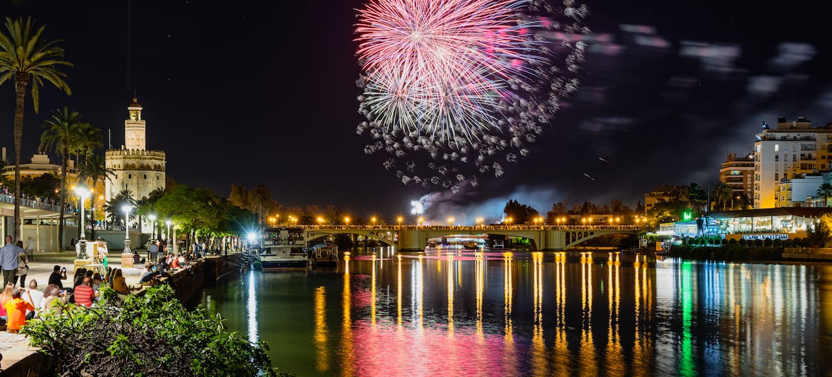 Fuegos artificiales de la Feria de Sevilla.