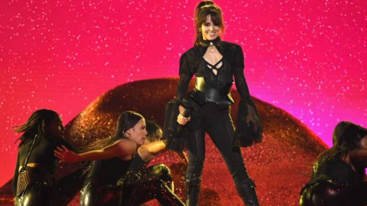 Camila Cabello se animó a cantar como Luis Miguel