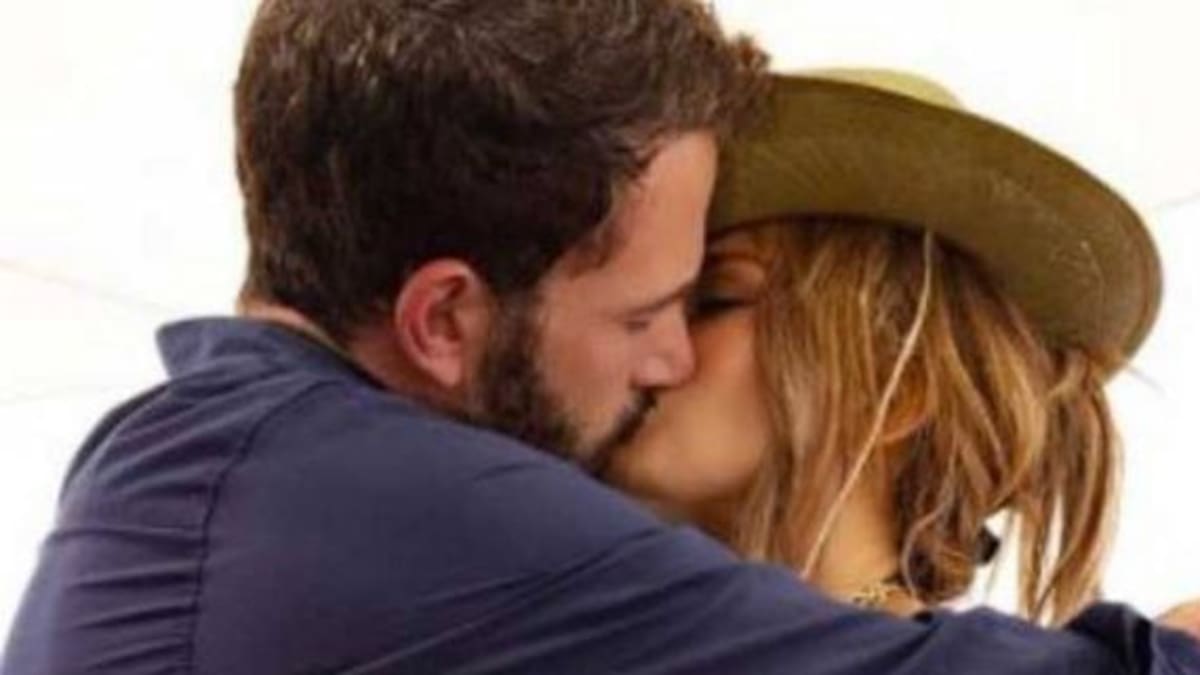 ¡Volvieron! Jennifer López y Ben Affleck confirmaron su relación con una romántica foto