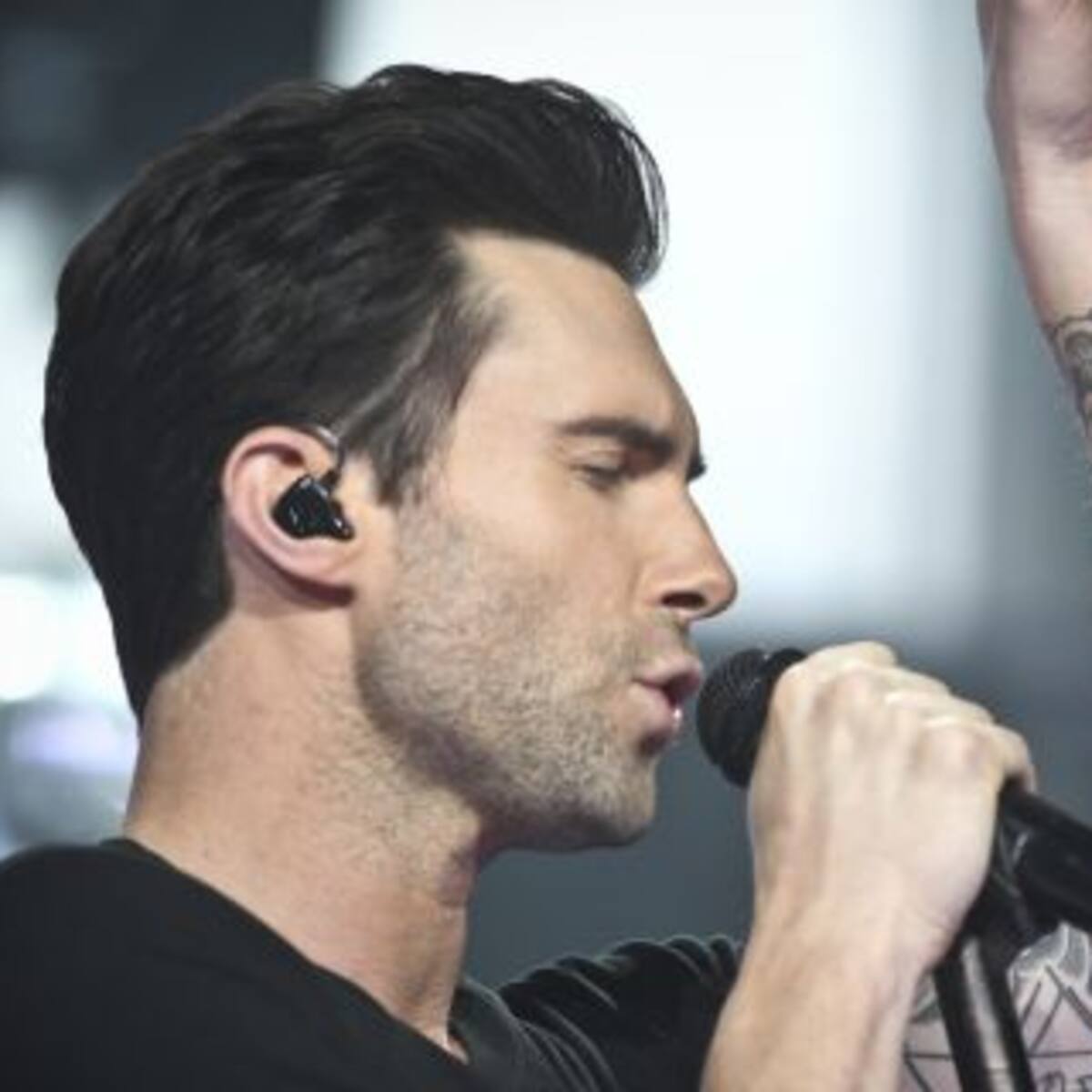 ¡El nuevo tatuaje de Adam Levine es enorme!