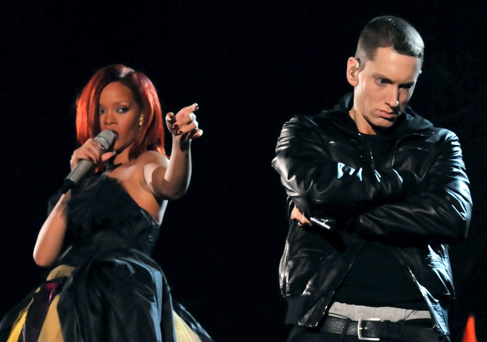 Rihanna y Eminem en la 53ª edición de los Premios Grammy en 2011. / Lester Cohen/WireImage.