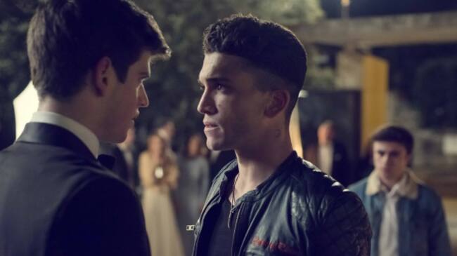 Miguel Bernardeau y Jaime Lorente en 'Élite'