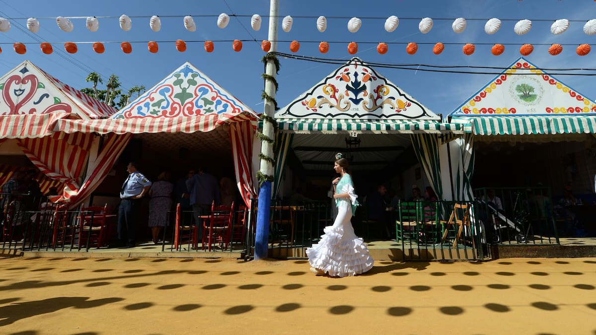 ¿Por qué las casetas no son todas públicas? Así funciona la tradición sevillana