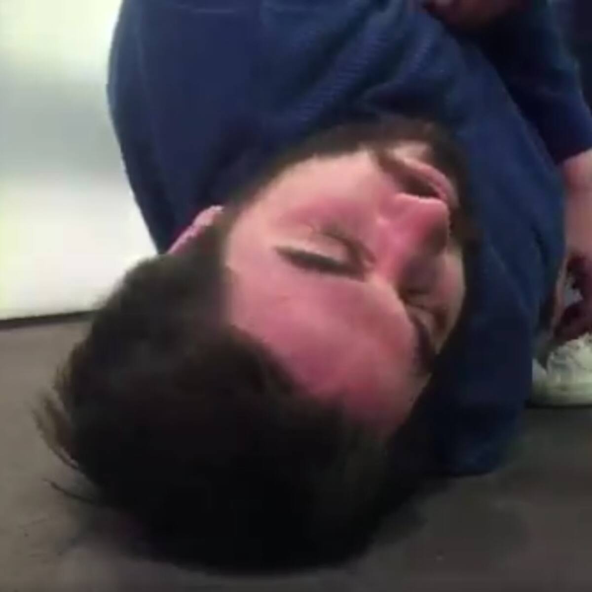 Manuel Huedo se desmaya en directo