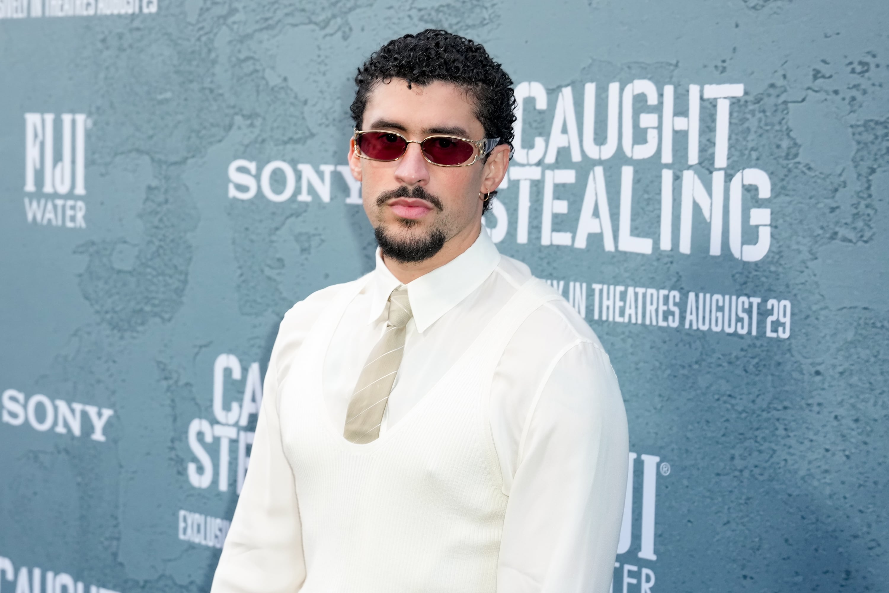 Bad Bunny en la premirere de 'Caught Stealing'