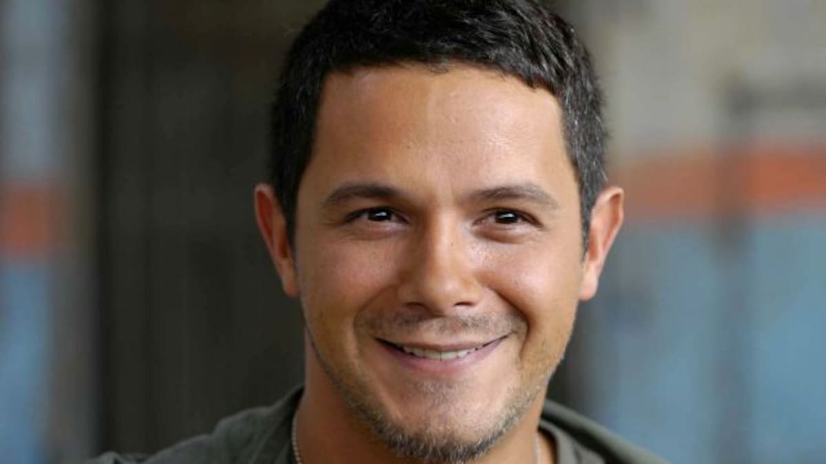 Celebramos los 51 de Alejandro Sanz con 51 momentazos de su vida