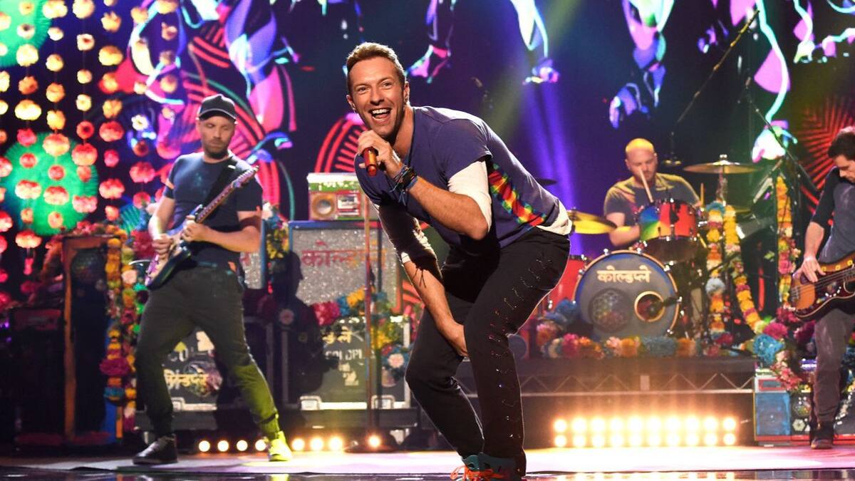 La increíble conexión de Selena Gomez y Coldplay en el vídeo de ‘Let somebody go’