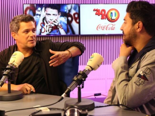 Alejandro Sanz, durante su visita a LOS40 con motivo del lanzamiento de Sirope.