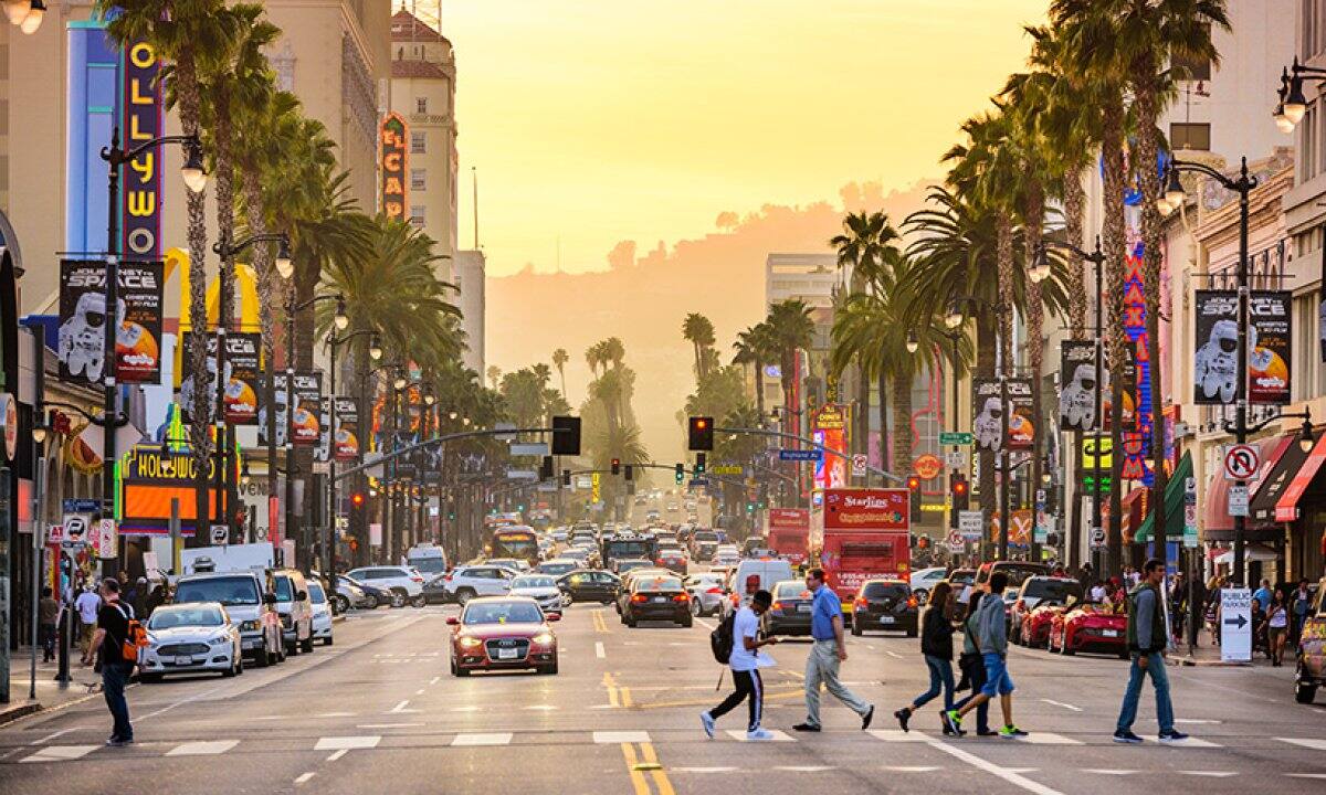 LEO: LOS ÁNGELES Los nacidos bajo el signo de Leo son muy creativos. Los Ángeles es la mejor ciudad para despejar la mente y lucirse.