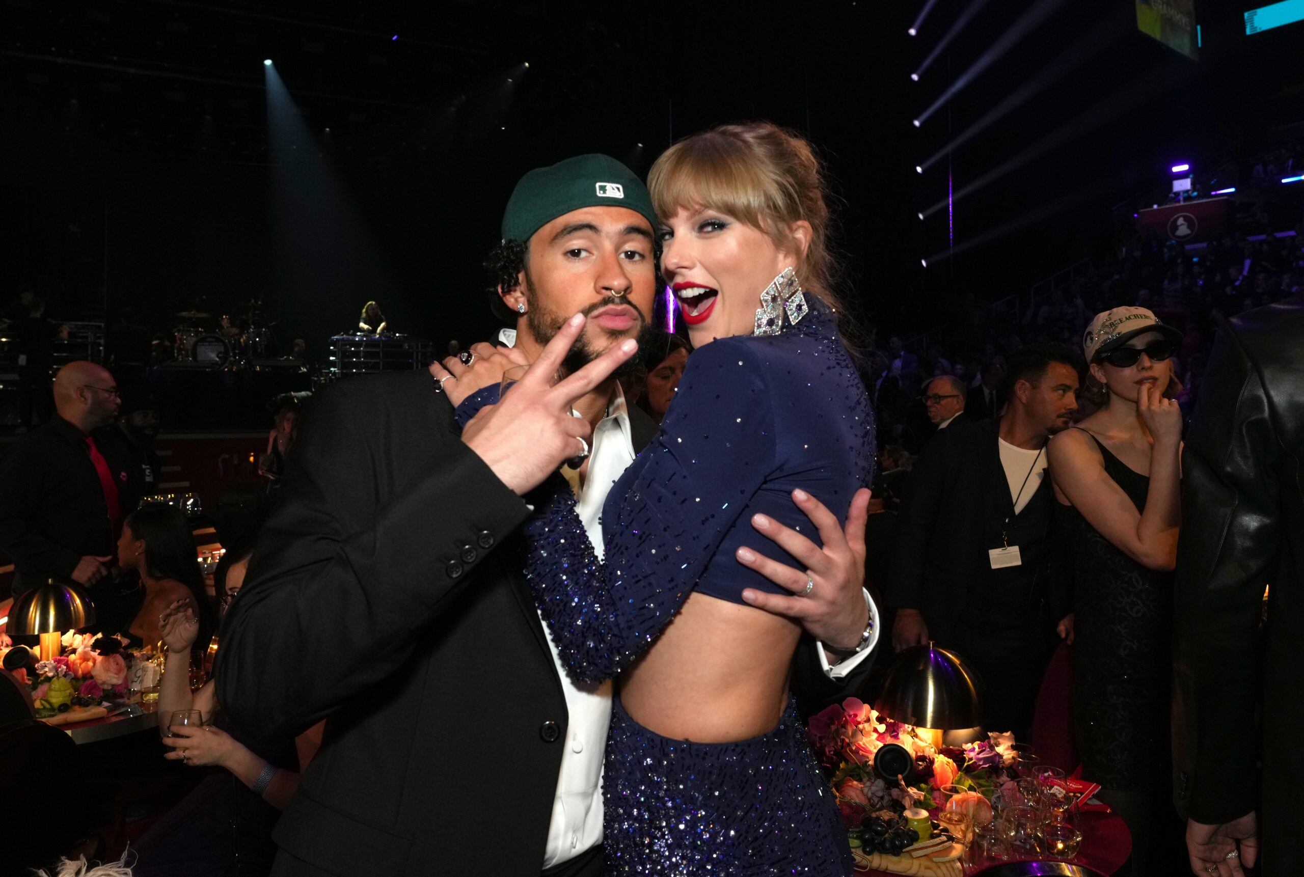 Bad Bunny y Taylor Swift en los Premios Grammy 2023 (Getty Images)