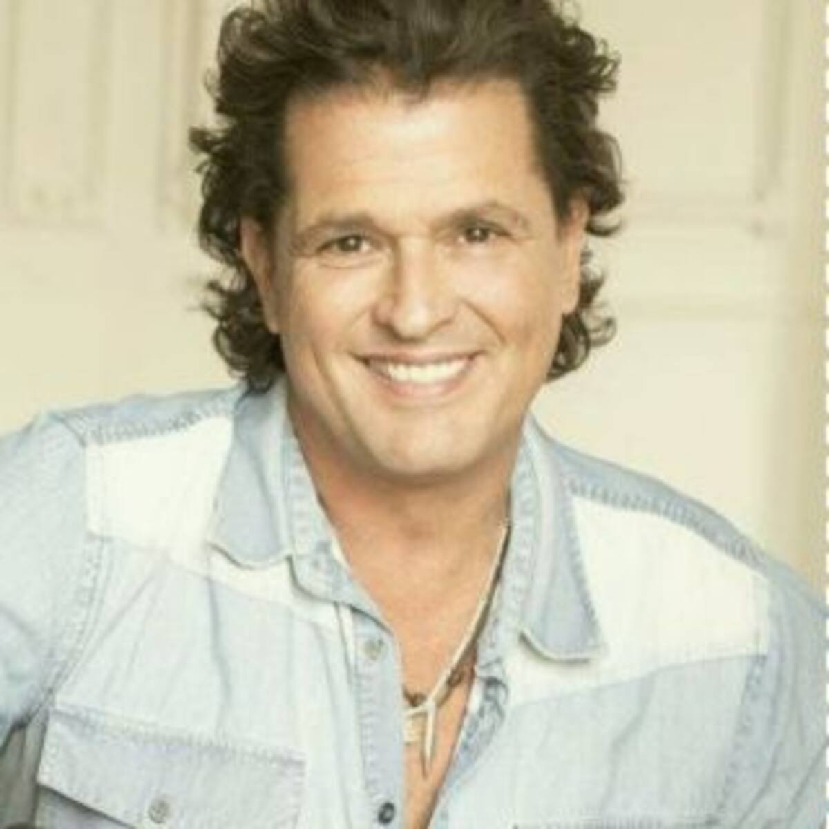 LOS40 En Casa con Carlos Vives: Nos contó todos los secretos de "Cumbiana", su último disco