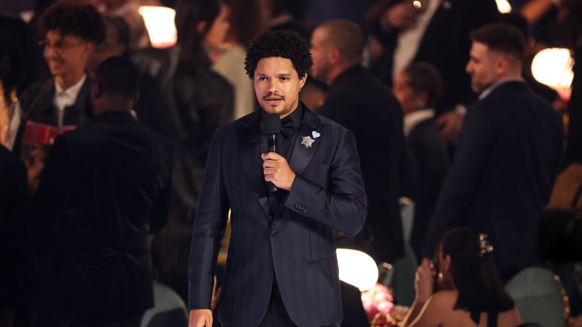 Quién presenta los Premios Grammy 2026: edad, curiosidades y la vida personal de Trevor Noah | LOS40