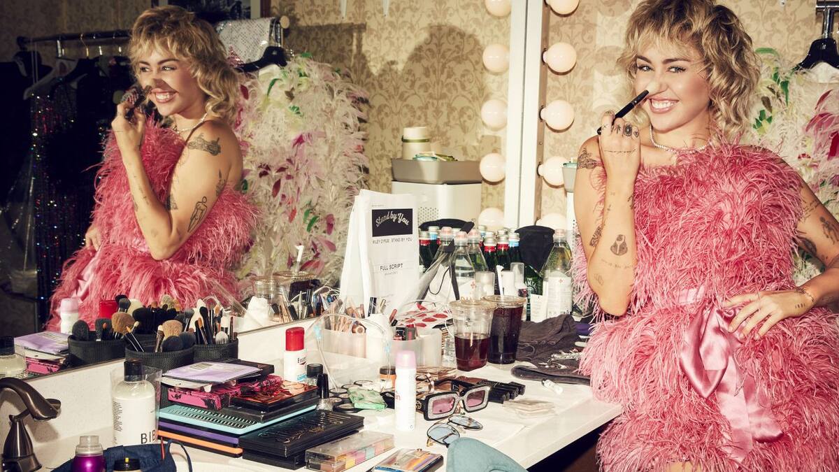 Miley Cyrus se desmelena como no la habíamos visto desde 2013