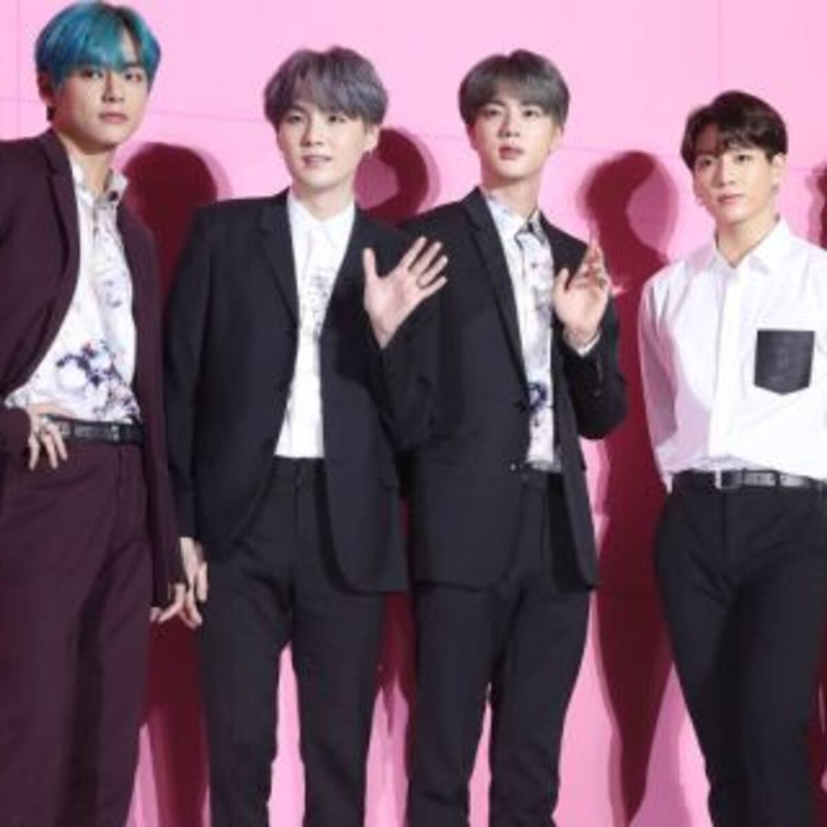 ¡Jungkook de BTS estrena nuevo look para sus próximos shows!
