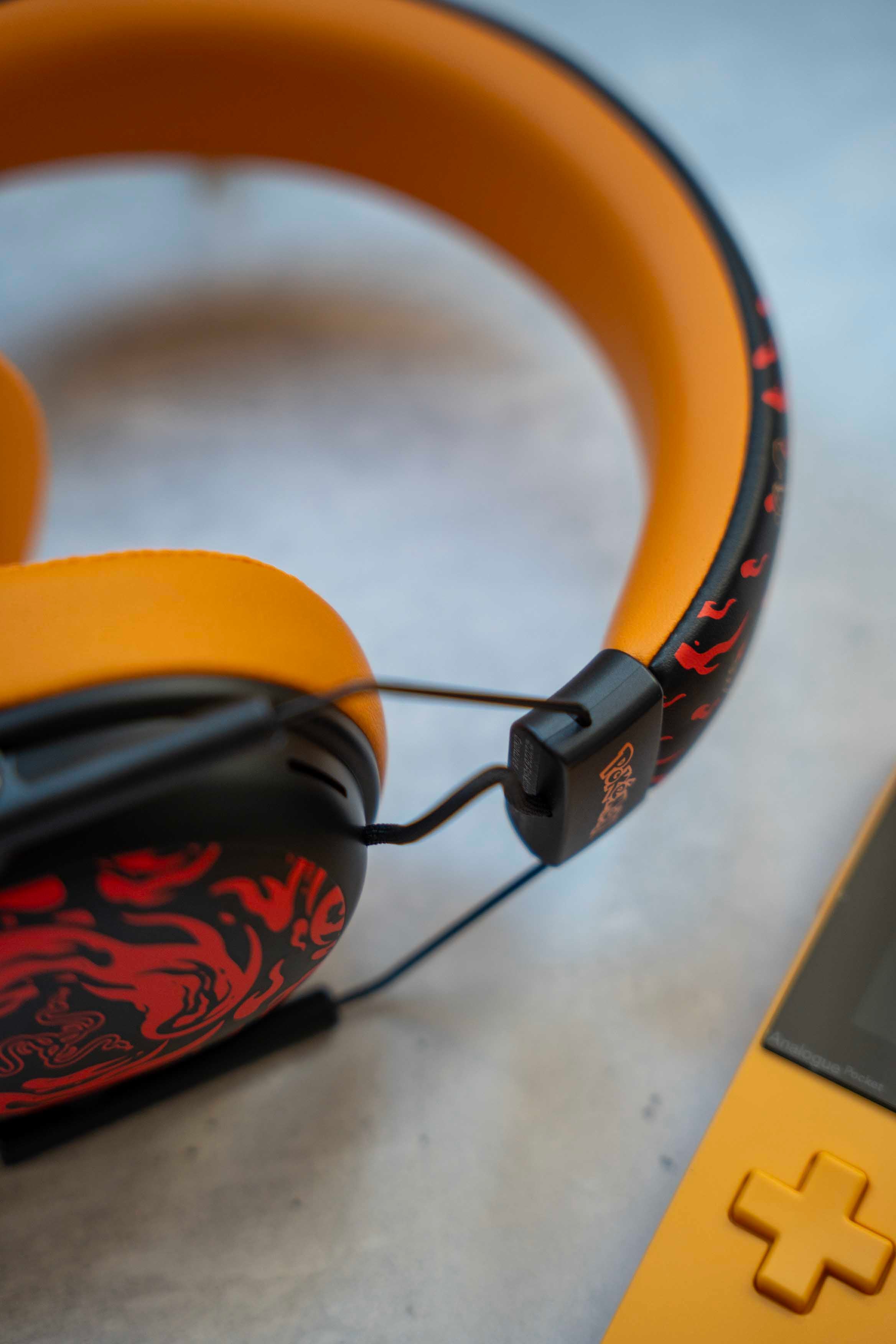 Razer viste de fuego sus BlackShark V3 X HyperSpeed con la nueva edición Charizard