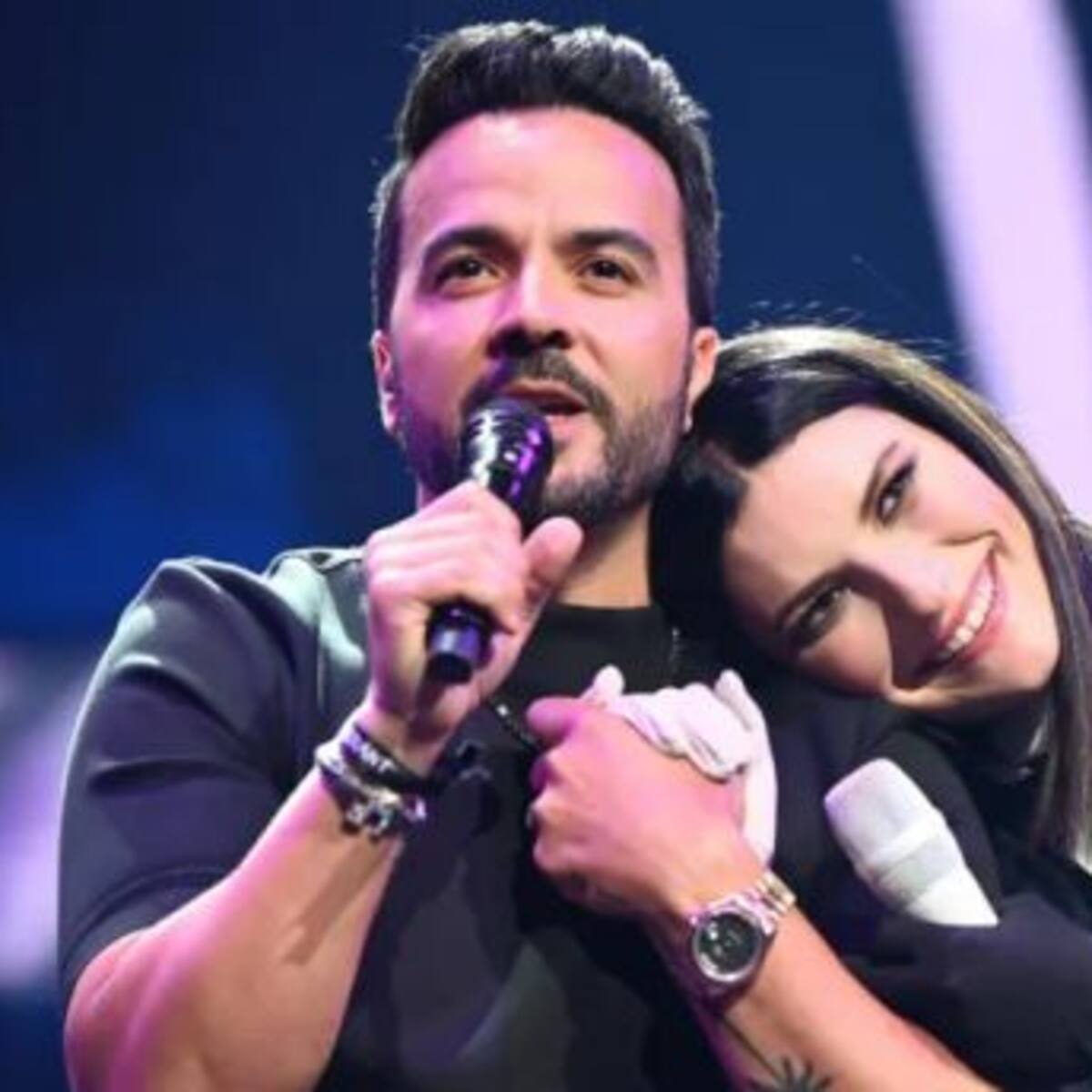 Laura Pausini y Luis Fonsi cantaron juntos "Inolvidable" y anunciaron colaboración