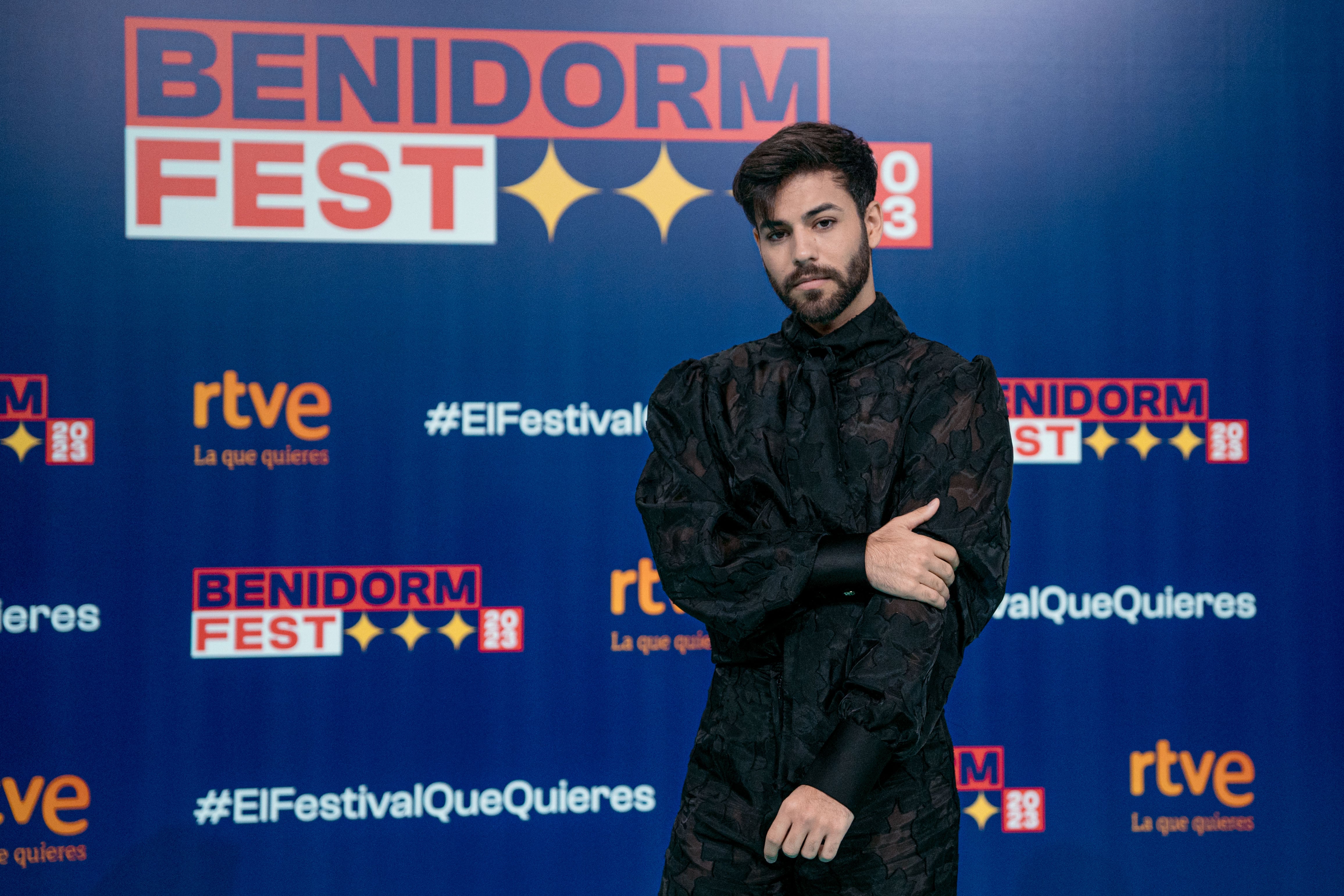 Agoney en el photocall del Benidorm Fest 2023