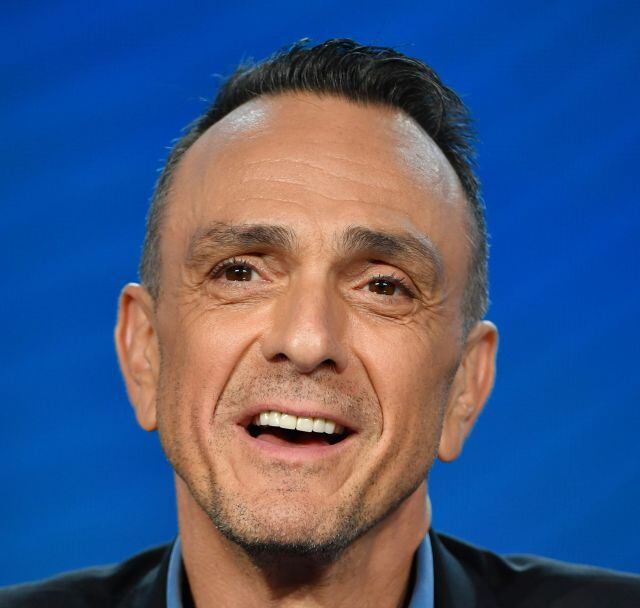 El actor y doblador Hank Azaria durante un evento en Pasadena, California (Estados Unidos), en 2020