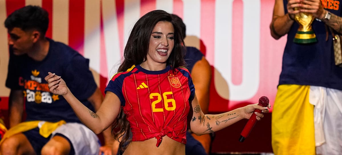 Lola Índigo en la celebración de España en Madrid