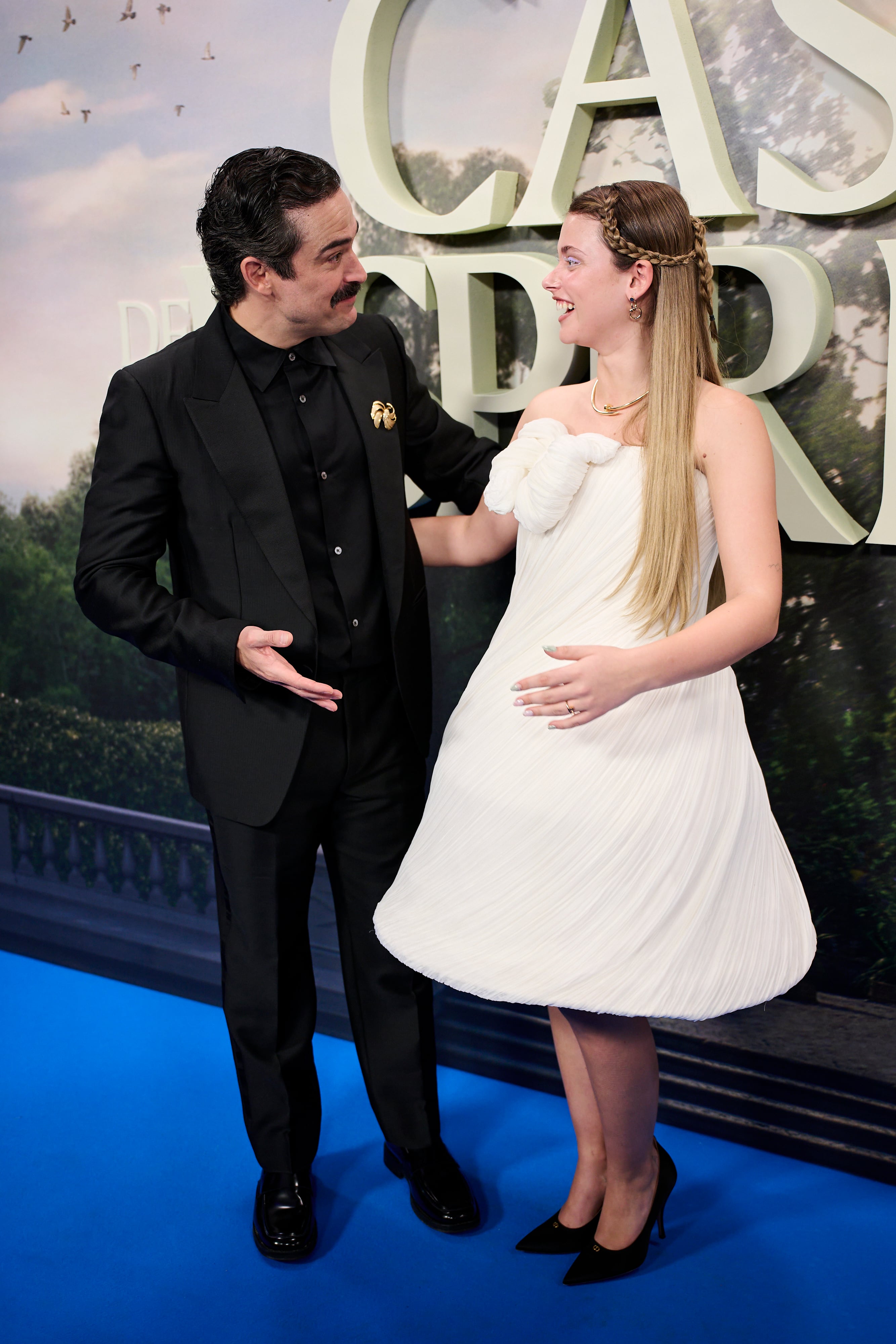 Alfonso Herrera y Nicole Wallace son los protagonistas de 'La casa de los espíritus'