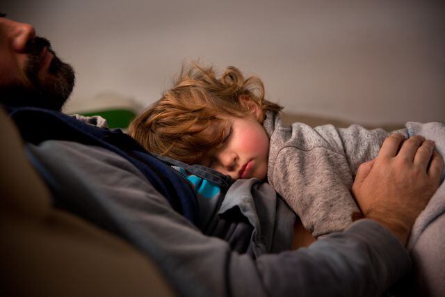 Ayudas para padres y madres que se pueden pedir este 2022.