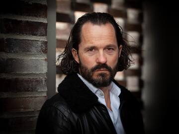 Si te vieras atrapado por numerosos incendios, ¿cómo reaccionarías?: ‘Mientras todo arde’ recoge varias opciones