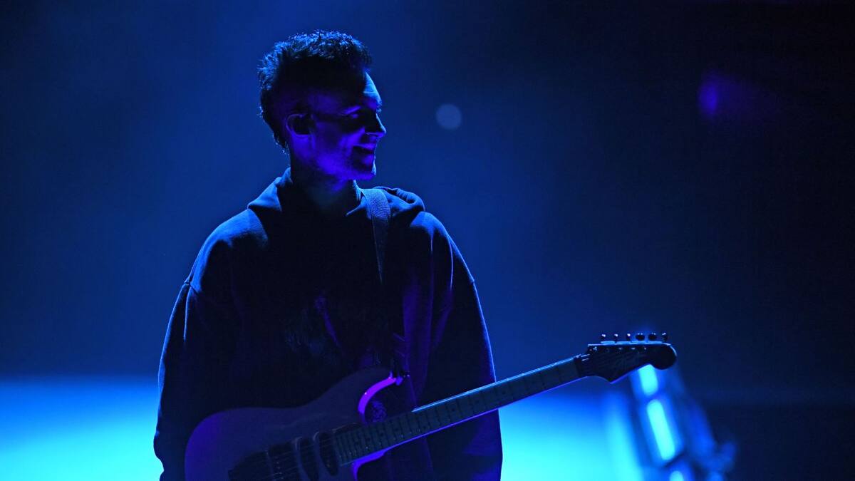 Maroon 5 estrena el remix de Memories que se convierte en otro homenaje póstumo