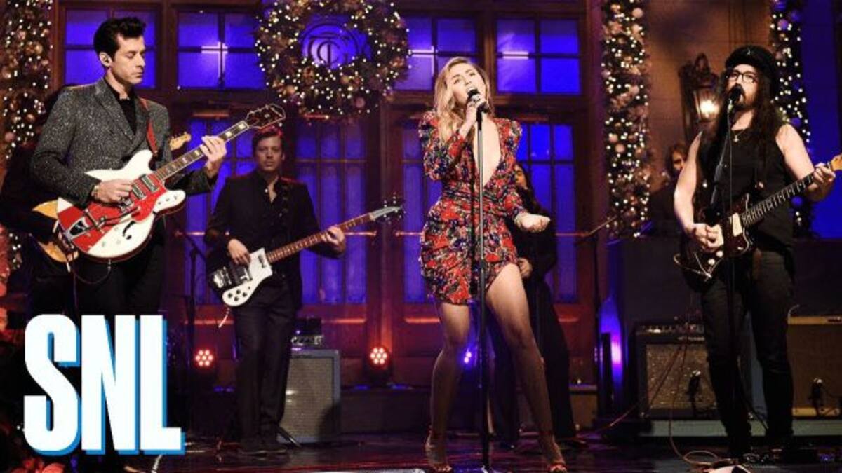 Miley Cyrus cantó "Happy Xmas (War is Over)" de John Lennon