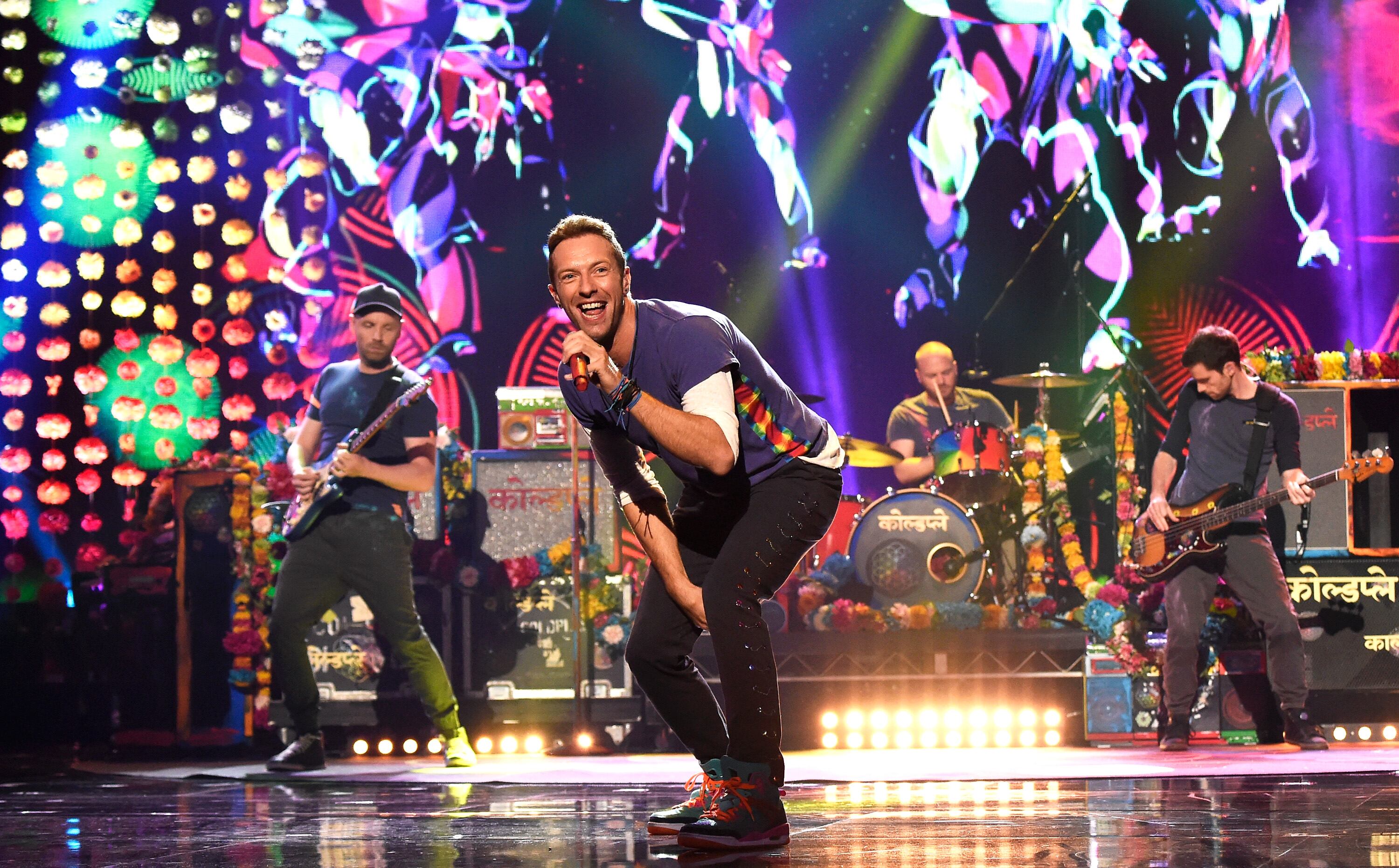 Coldplay durante su actuación en los American Music Awards en 2015.