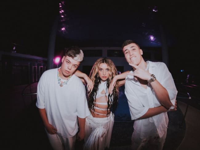 Saiko, Lola Índigo y Alejo eb 'Humedad Rémix'