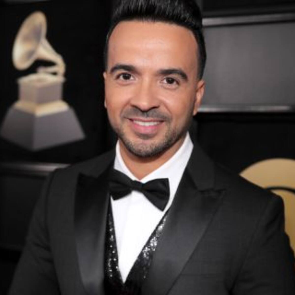 Luis Fonsi reunió a sus fans para festejar el éxito de “Échame la culpa”